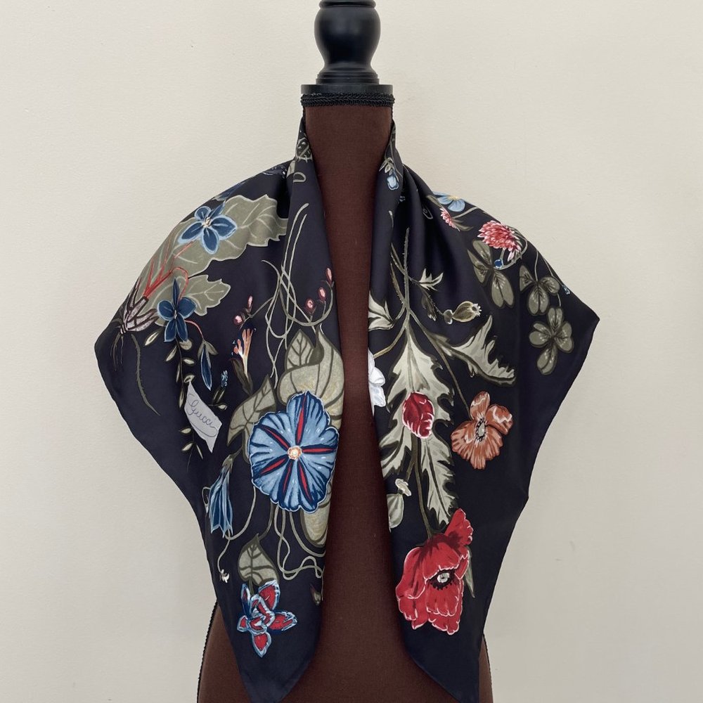 New Gucci Kris Knight Floral Print Silk Scarf with Gucci Gift Box - Picture 5 of 16